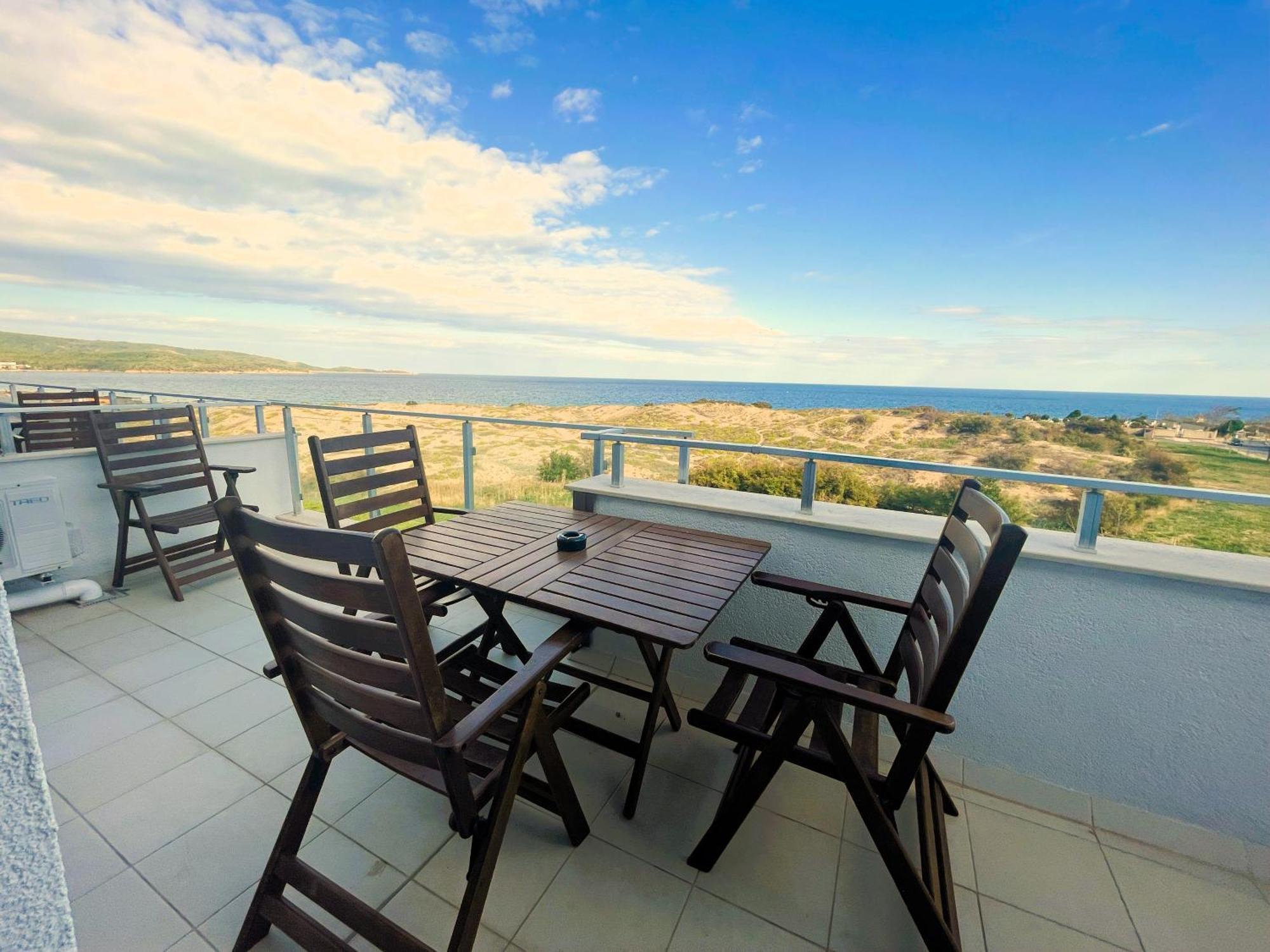 Apart-Hotel Panorama Sea Lux Primorsko Bagian luar foto
