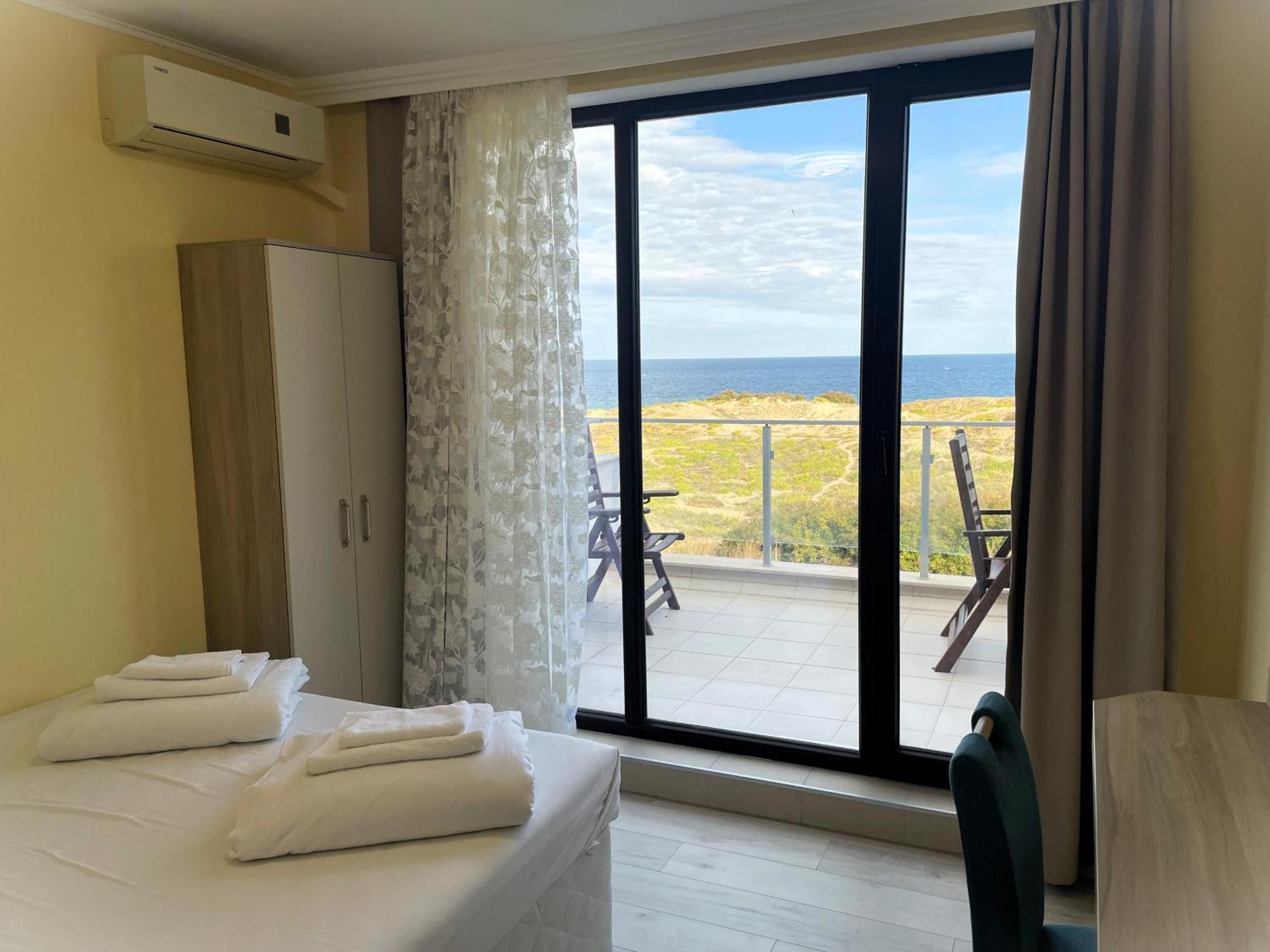 Apart-Hotel Panorama Sea Lux Primorsko Bagian luar foto