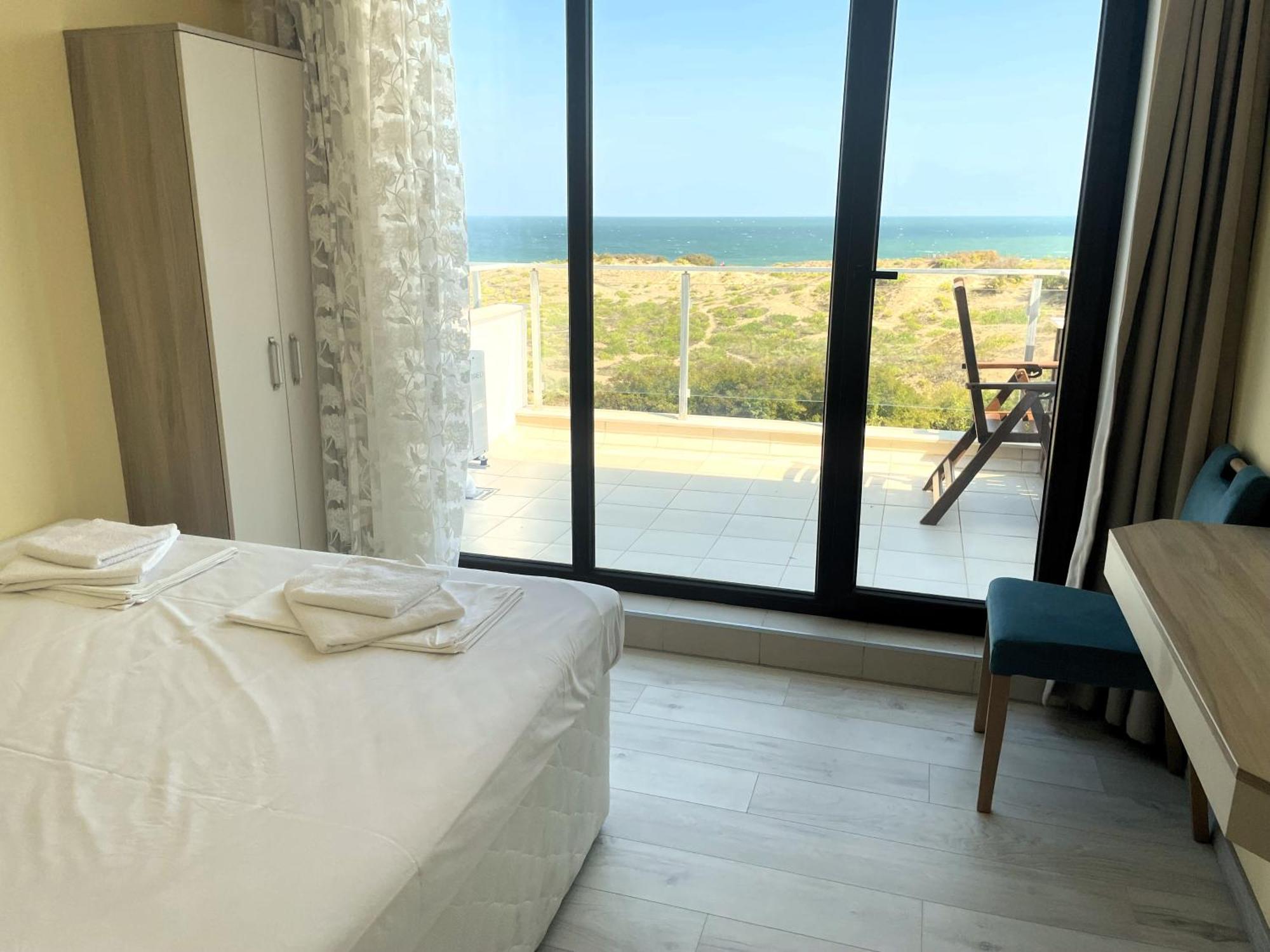 Apart-Hotel Panorama Sea Lux Primorsko Bagian luar foto