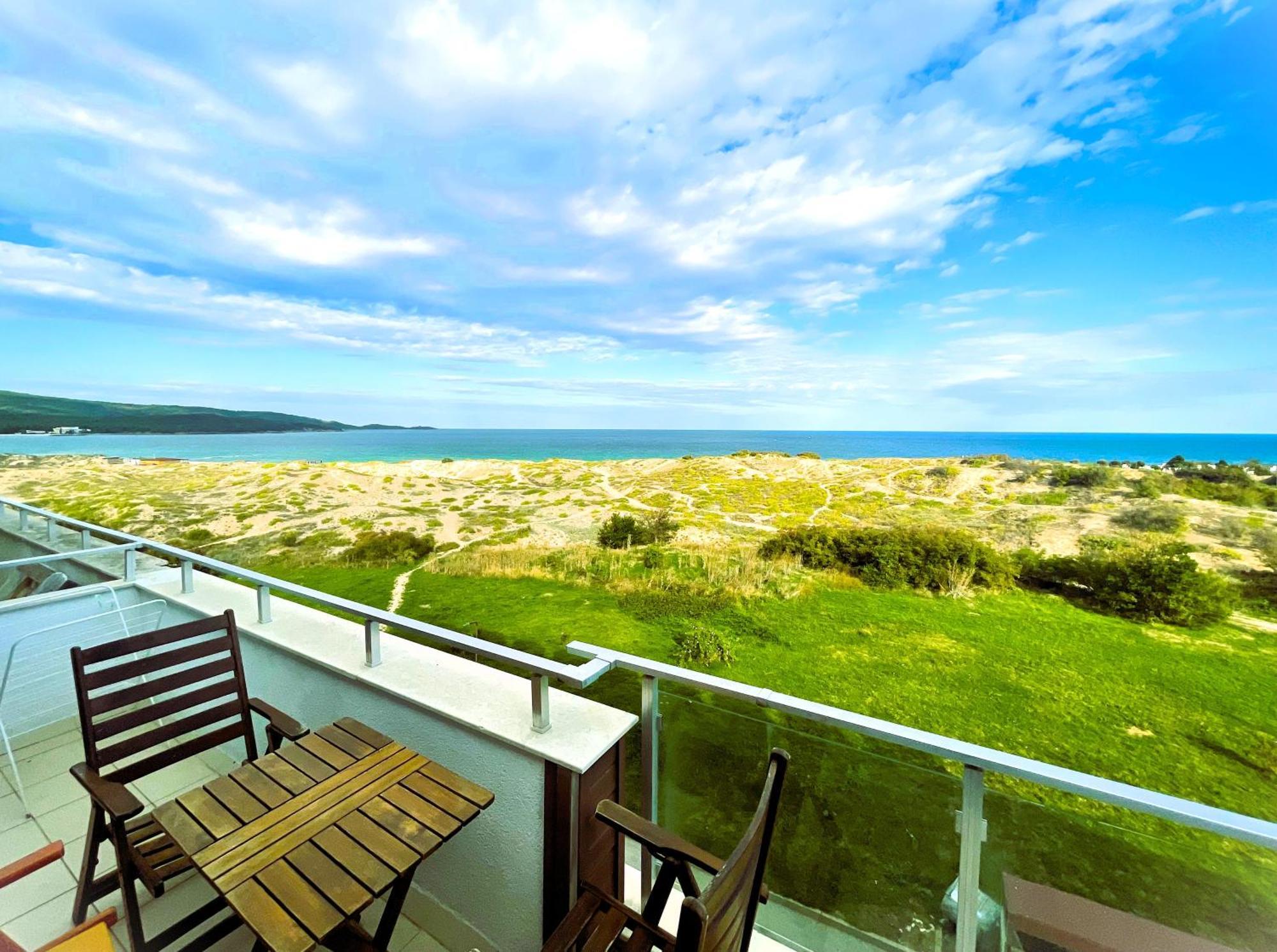 Apart-Hotel Panorama Sea Lux Primorsko Bagian luar foto