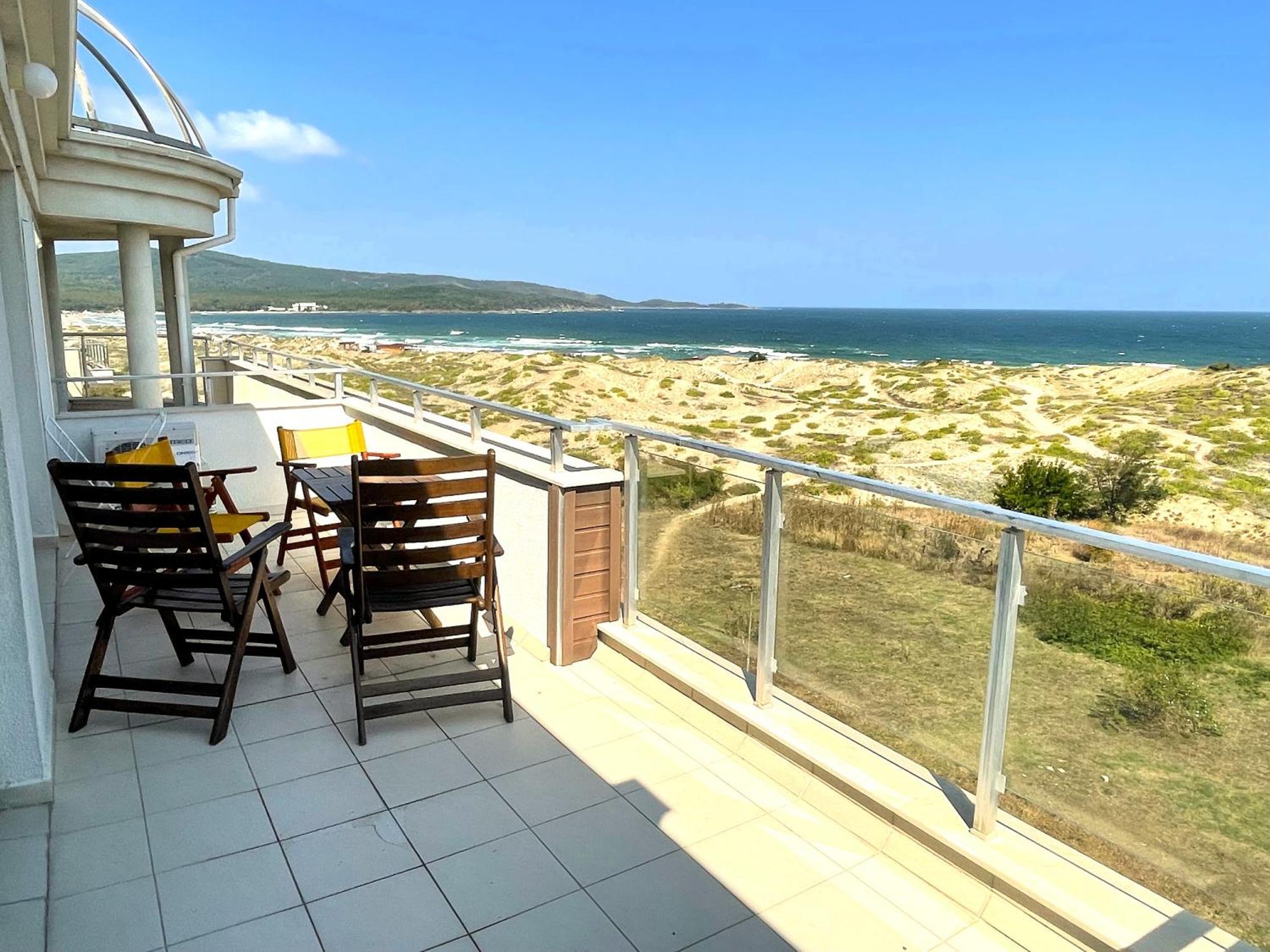 Apart-Hotel Panorama Sea Lux Primorsko Bagian luar foto