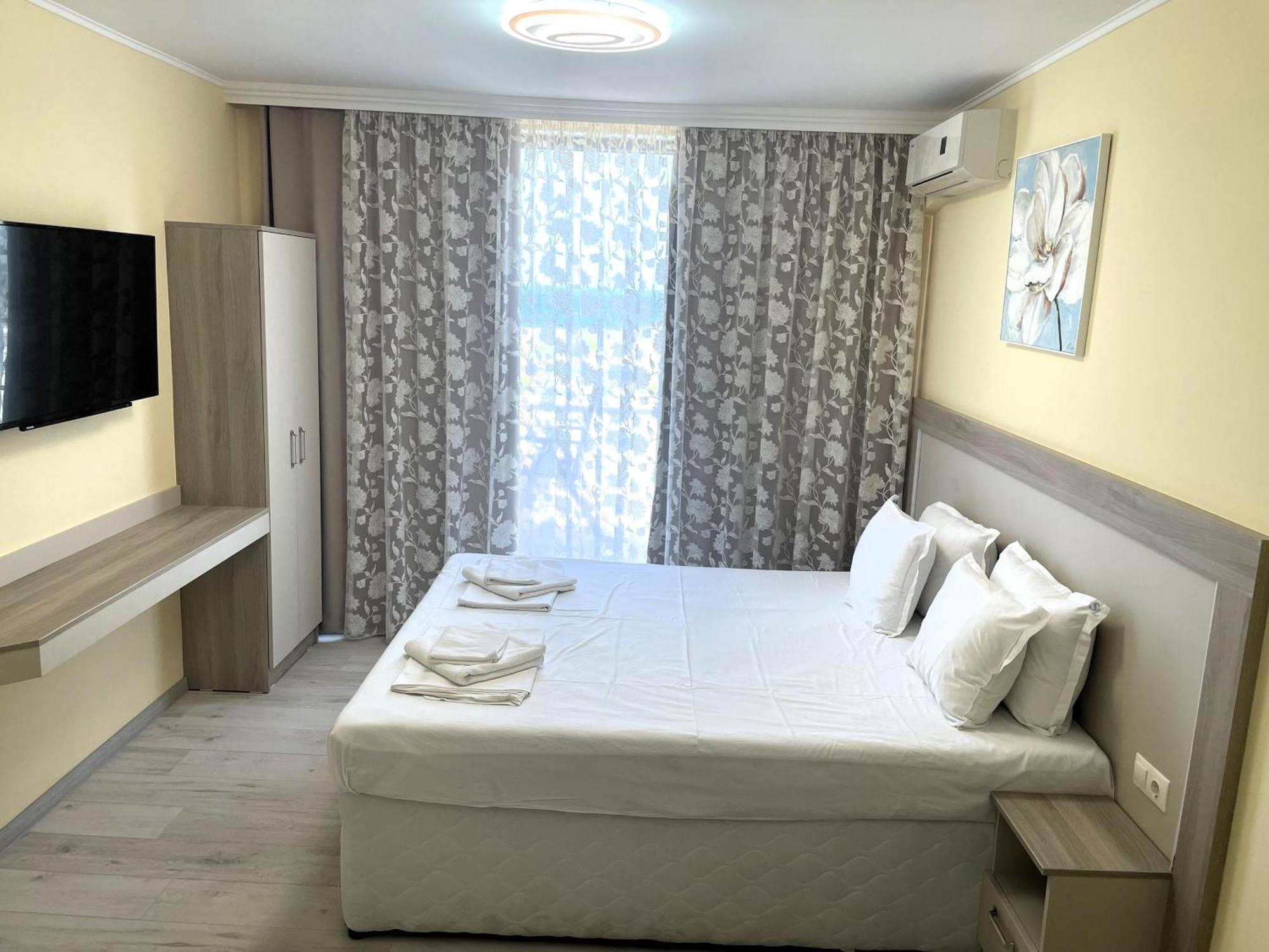 Apart-Hotel Panorama Sea Lux Primorsko Bagian luar foto