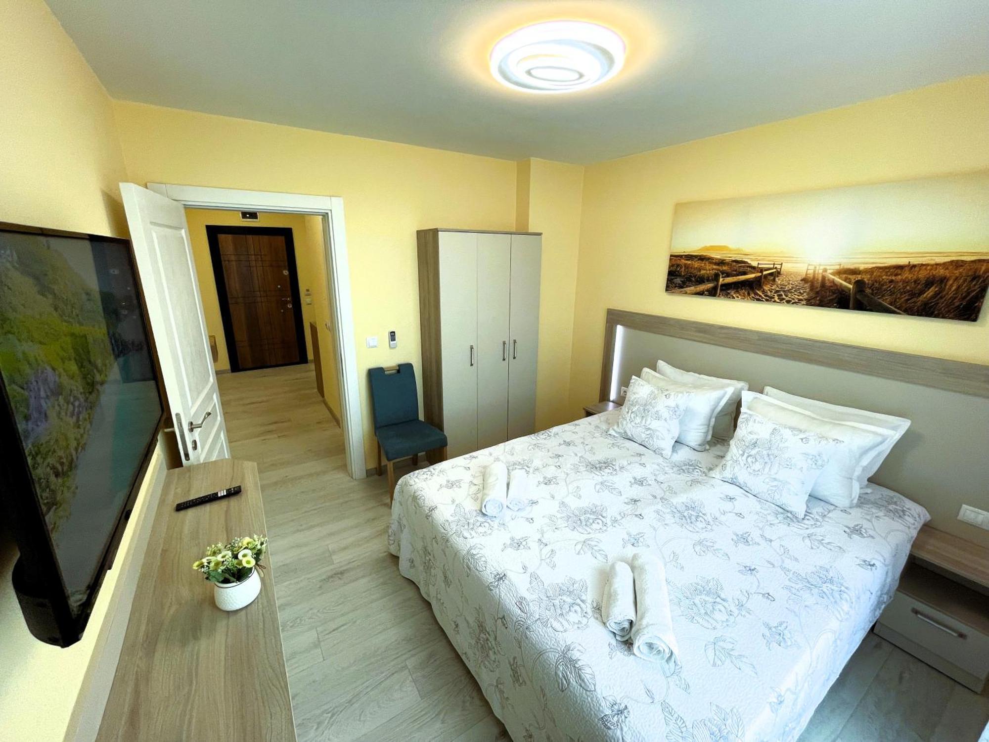 Apart-Hotel Panorama Sea Lux Primorsko Bagian luar foto