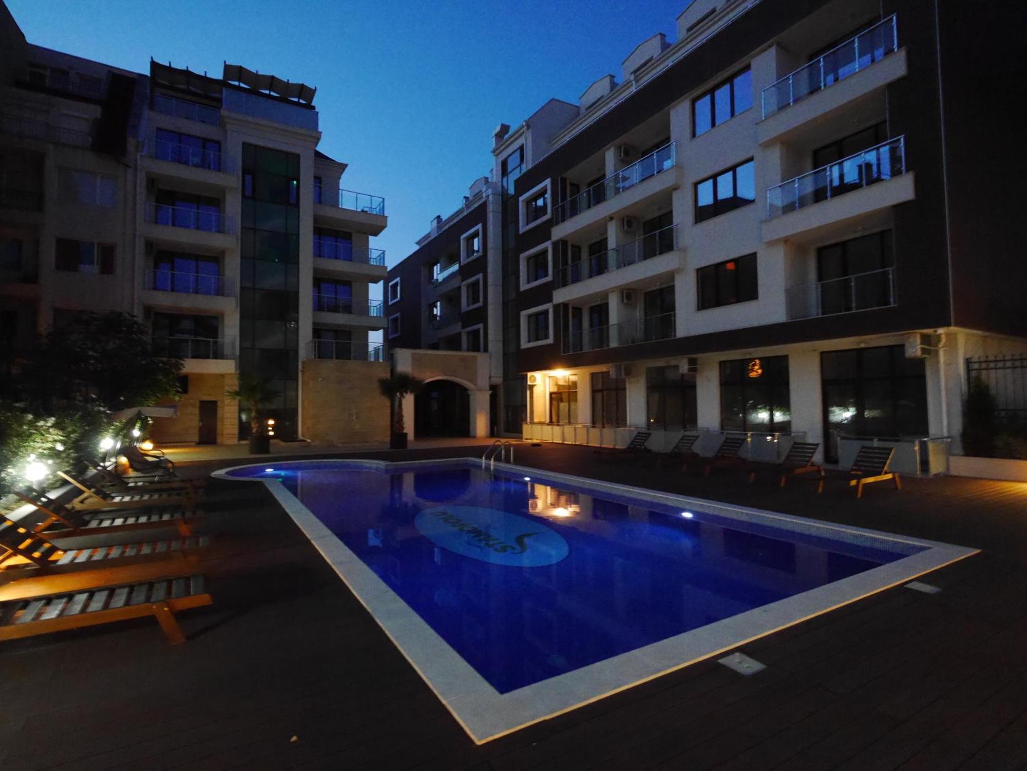 Apart-Hotel Panorama Sea Lux Primorsko Bagian luar foto