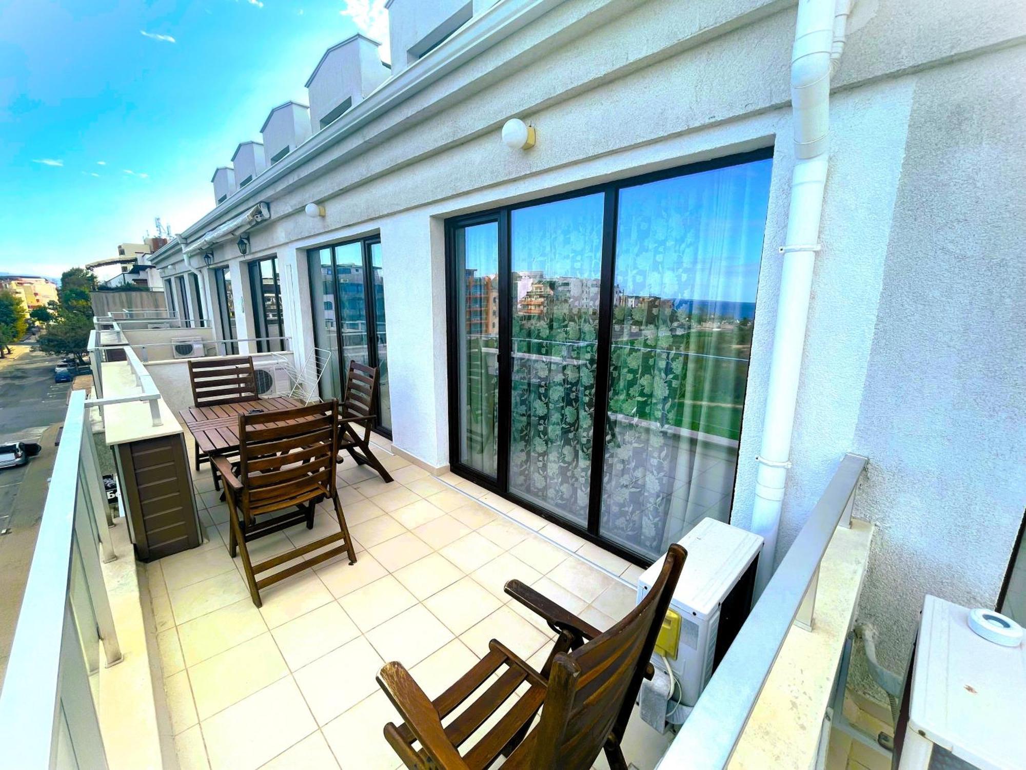 Apart-Hotel Panorama Sea Lux Primorsko Bagian luar foto