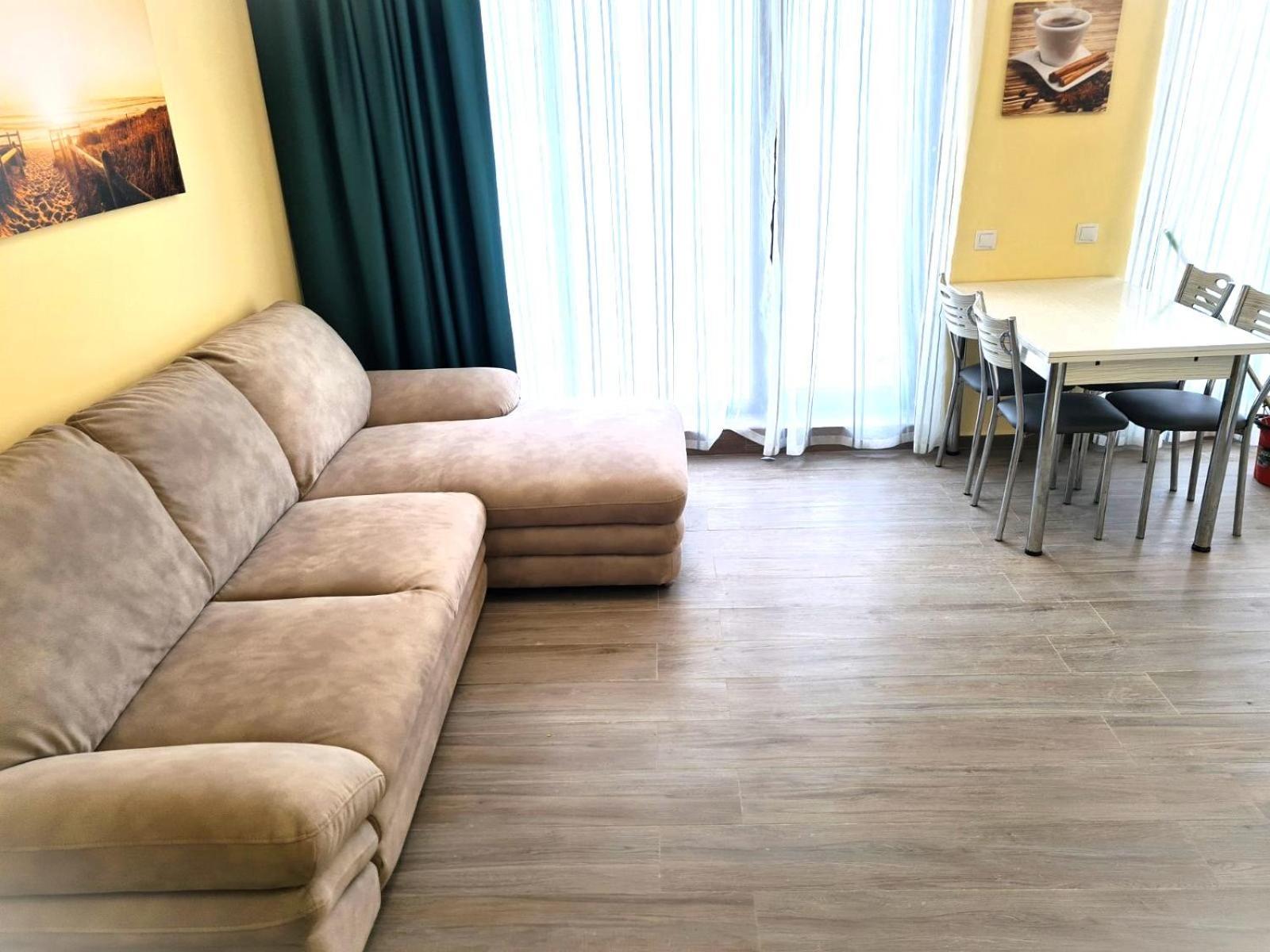 Apart-Hotel Panorama Sea Lux Primorsko Bagian luar foto