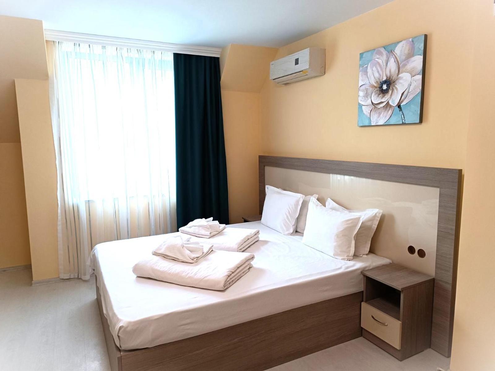 Apart-Hotel Panorama Sea Lux Primorsko Bagian luar foto